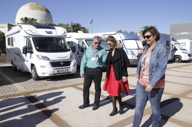 visita zona autocaravanas playa del pinar 1.jpg