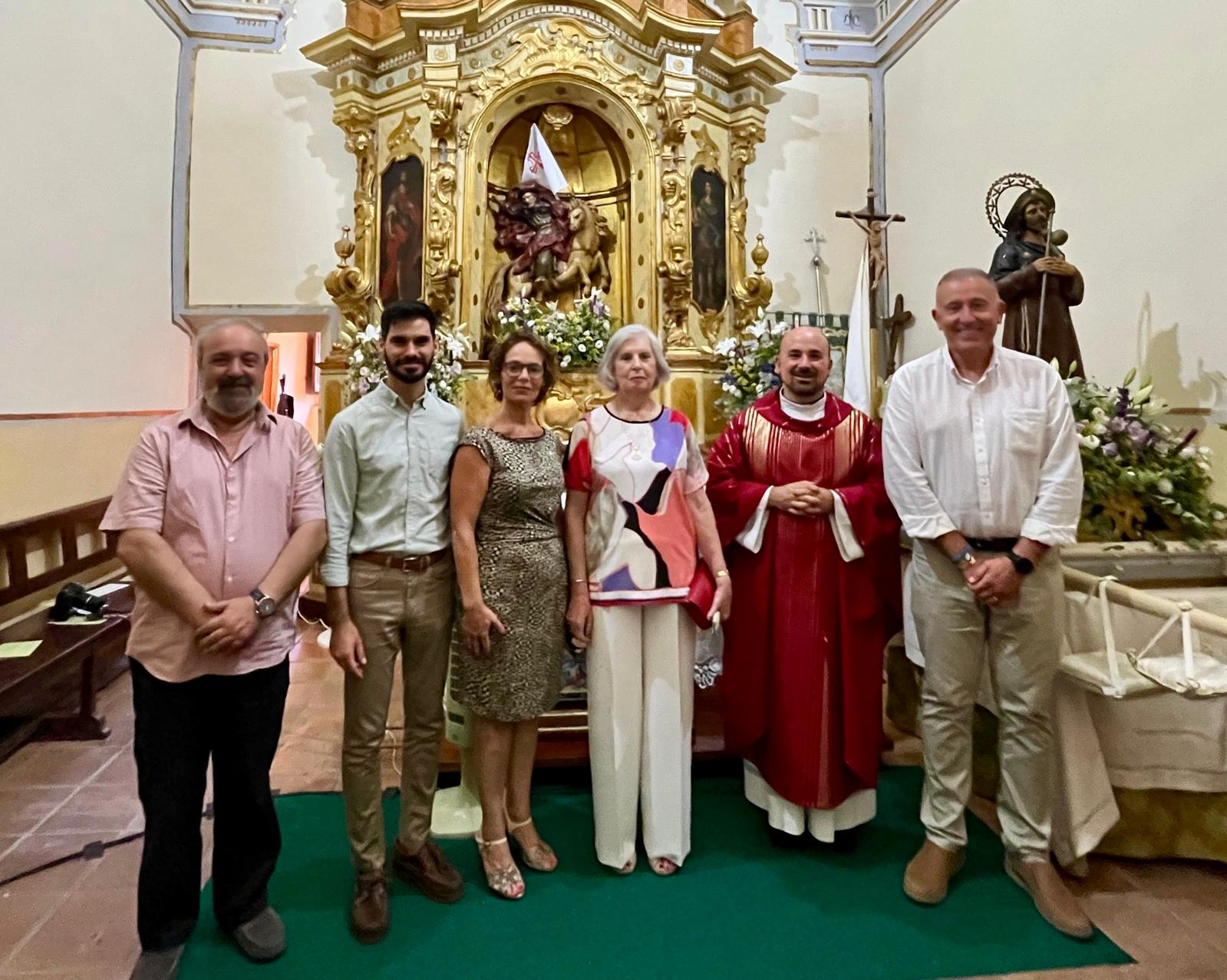 Els edils d'Agricultura, Medi Ambient, Ermites i Salut Pública han acompanyat a la Comanda de Fadrell en la missa en honor a Sant Jaume