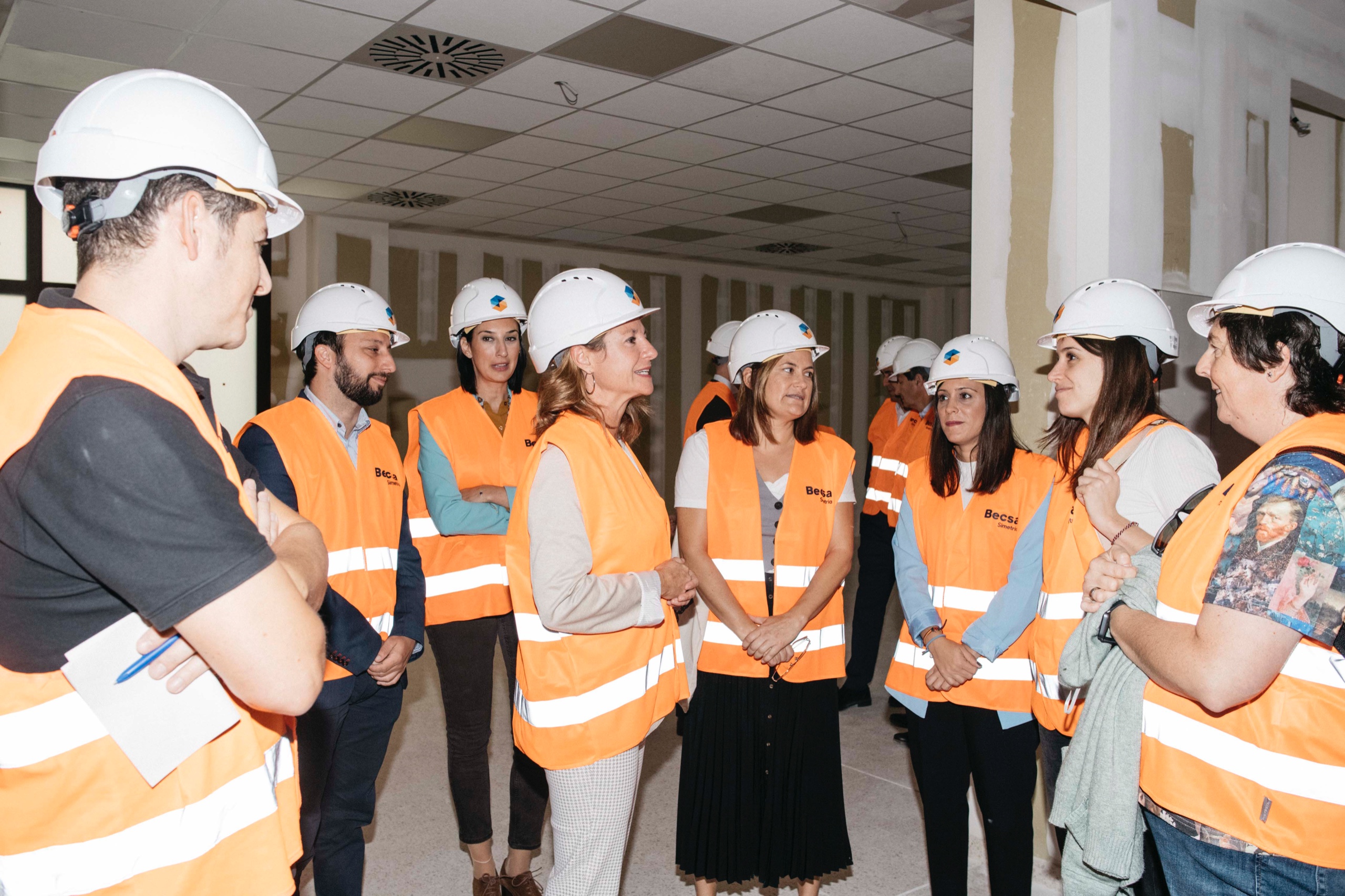 El nuevo colegio Elcano toma forma en el Grao con cerca del 70% de la obra avanzada y la presencia de cerámica en fachada y en el interior