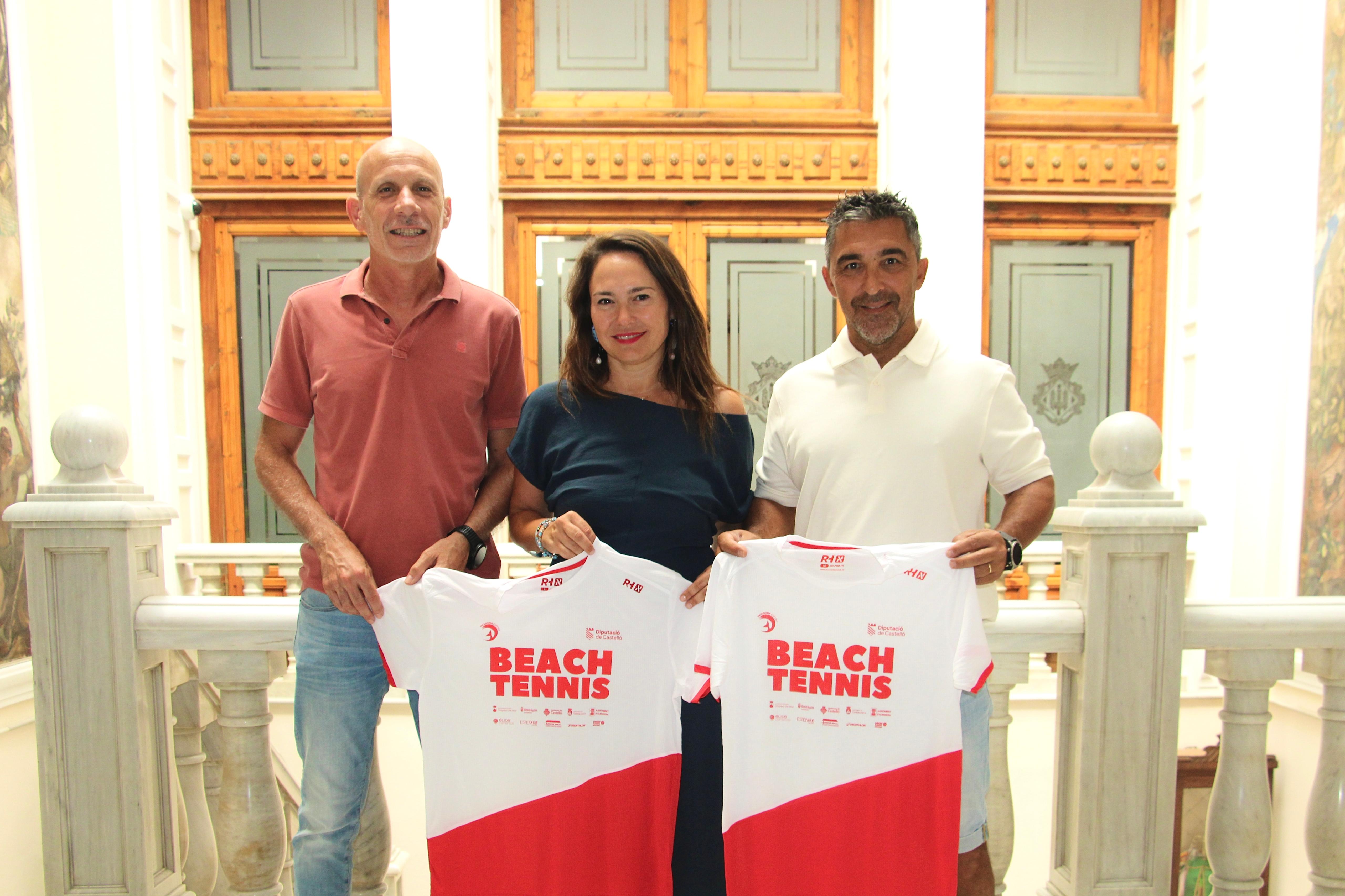 La platja del Gurugú acull un nou esdeveniment esportiu aquest estiu amb el Circuit Provincial de Beach Tennis