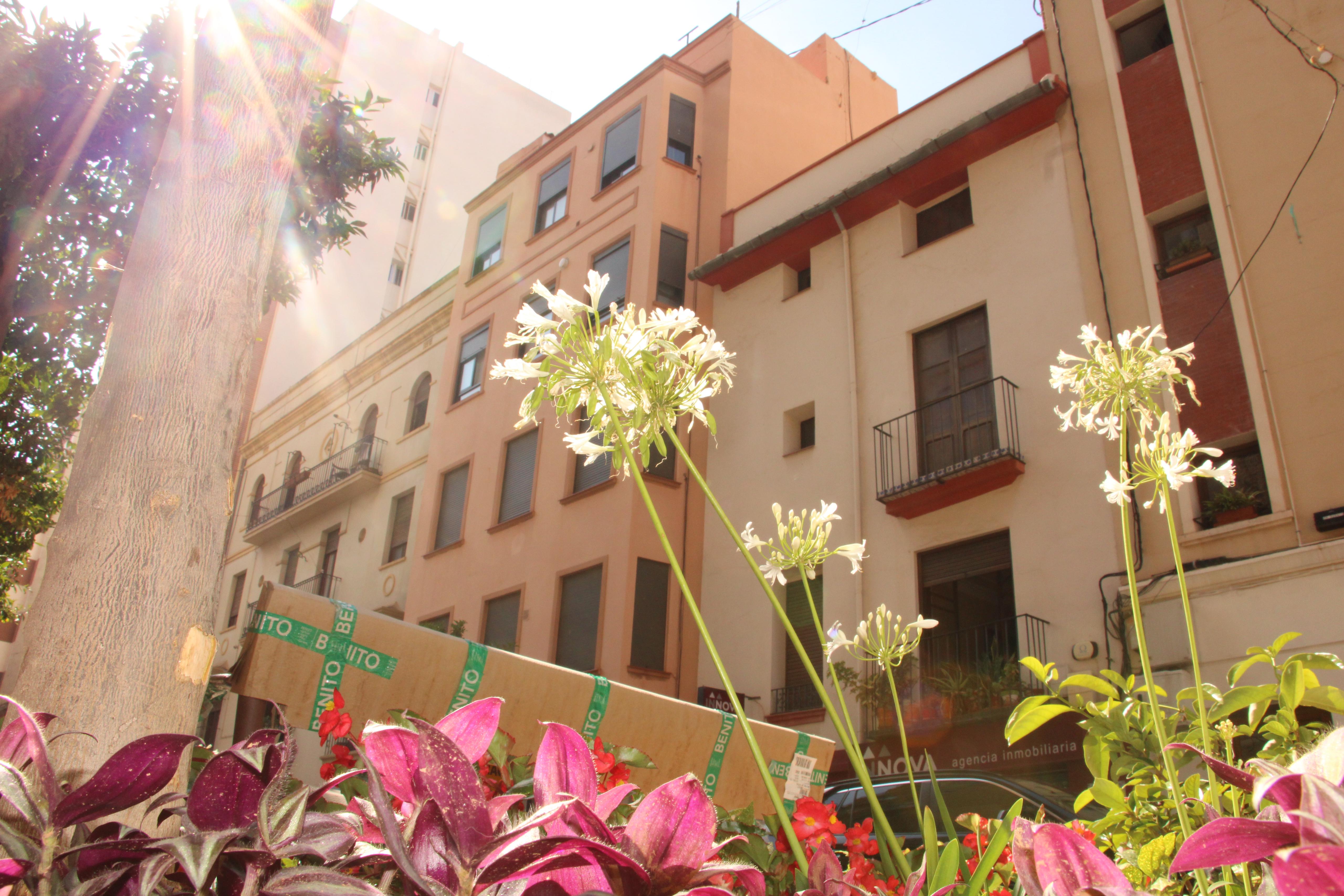 El dimarts donaran inici les obres en el que es denomina “eix Clavé”, compost pels carrers Arrufat Alonso, plaça Clavé i Sant Lluís. En la Plaça Clavé es circula sentit Avinguda Rei don Jaime pel carril sud, en el que concerneix a Arrufat Alonso, es pot circular sentit Avinguda Rei don Jaime pel carril nord”  Sergio Toledo: “De manera paral·lela a la instal·lació de senyalística als carrers, així com en els pàrquings, també hi haurà situats Agents de Mobilitat Urbana (AMUS) per a informar dels accessos i itineraris pels quals es podrà continuar informant”