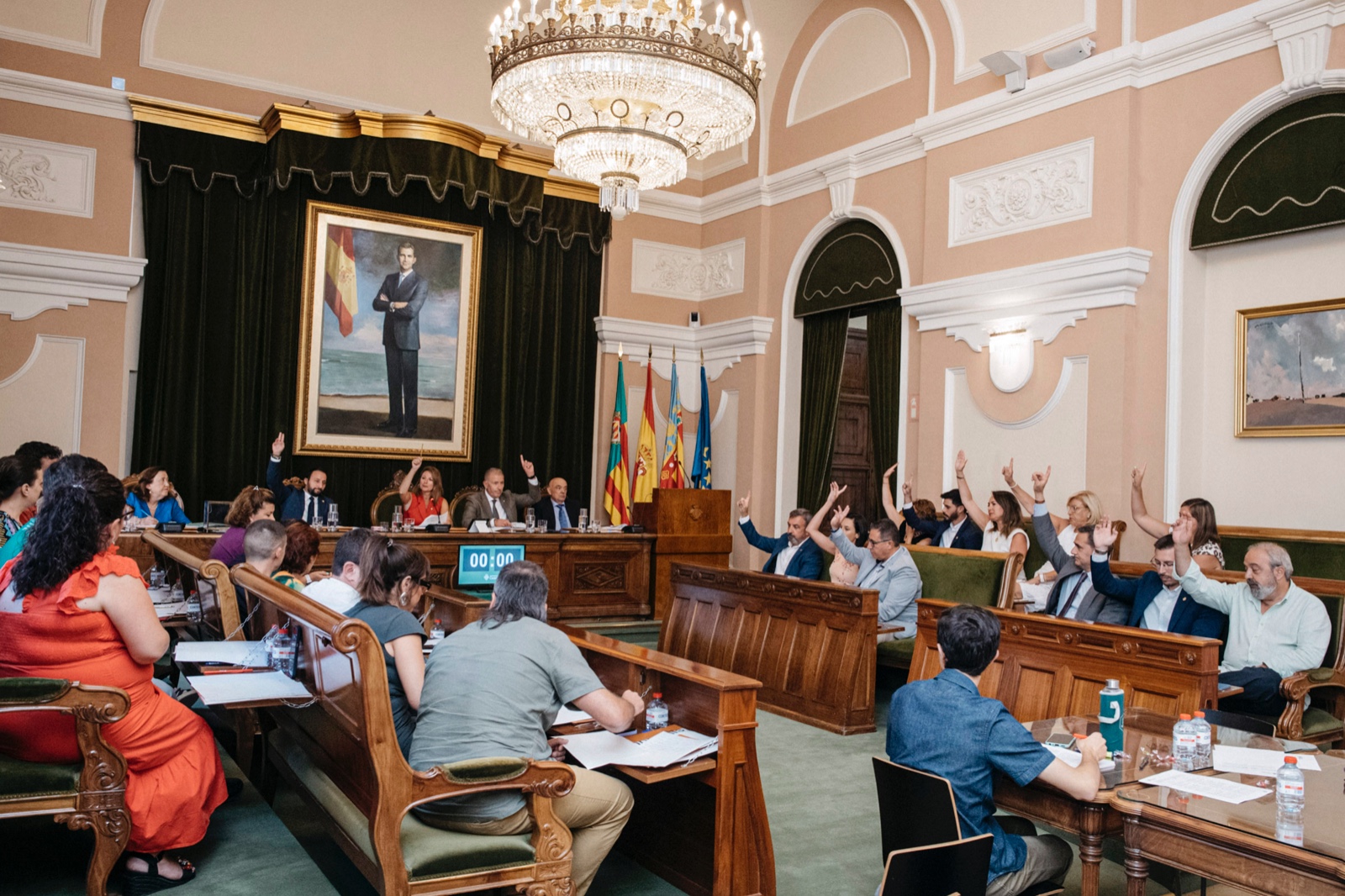  El Pleno del Ayuntamiento de Castellón ha aprobado hoy, de manera definitiva la recuperación de la denominación con la forma bilingüe Castelló de la Plana / Castellón de la Plana.