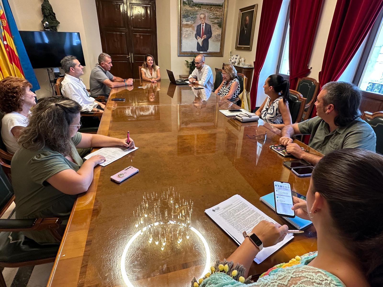 La alcaldesa anuncia que “el próximo paso que vamos a dar será mañana viernes, tras el pleno, con la constitución de las Comisiones Plenarias”