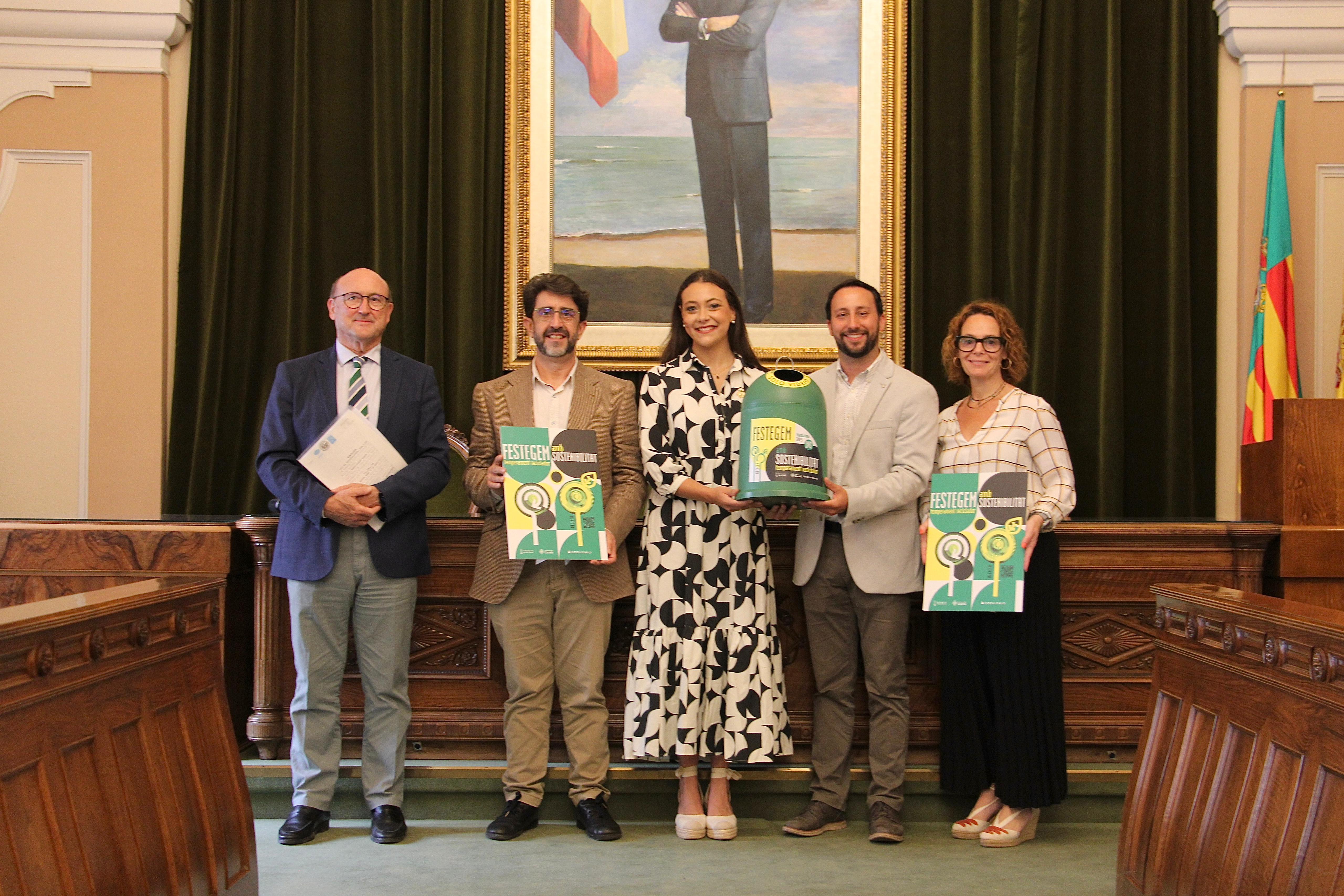 La colla Muchamiel gana 3.000 euros en el sorteo de la campaña ‘Festegem amb sostenibilitat. Temperament reciclador 2025’