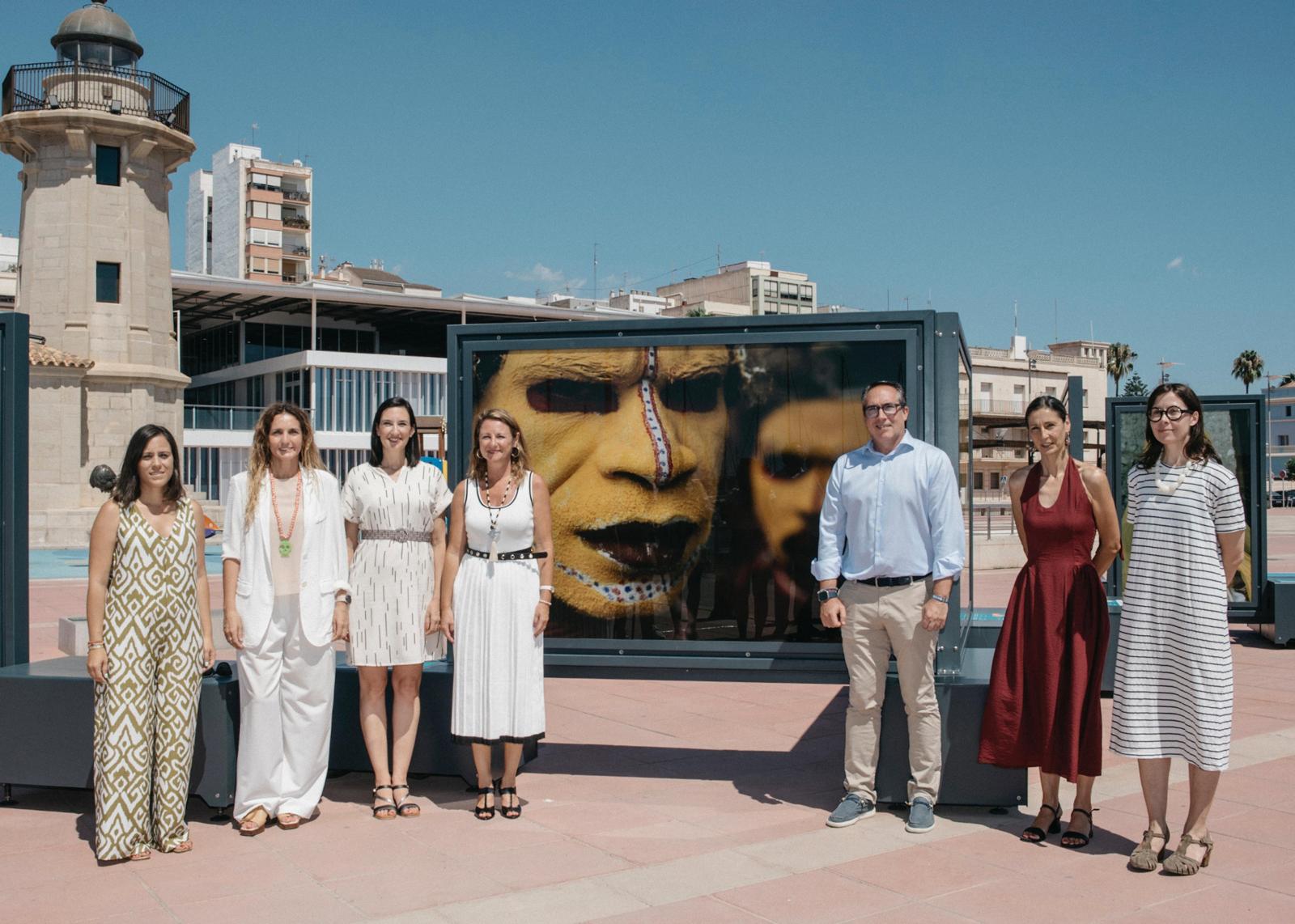 El Grao de Castellón descubre el significado del color en el mundo en una exposición de fotografías de National Geographic