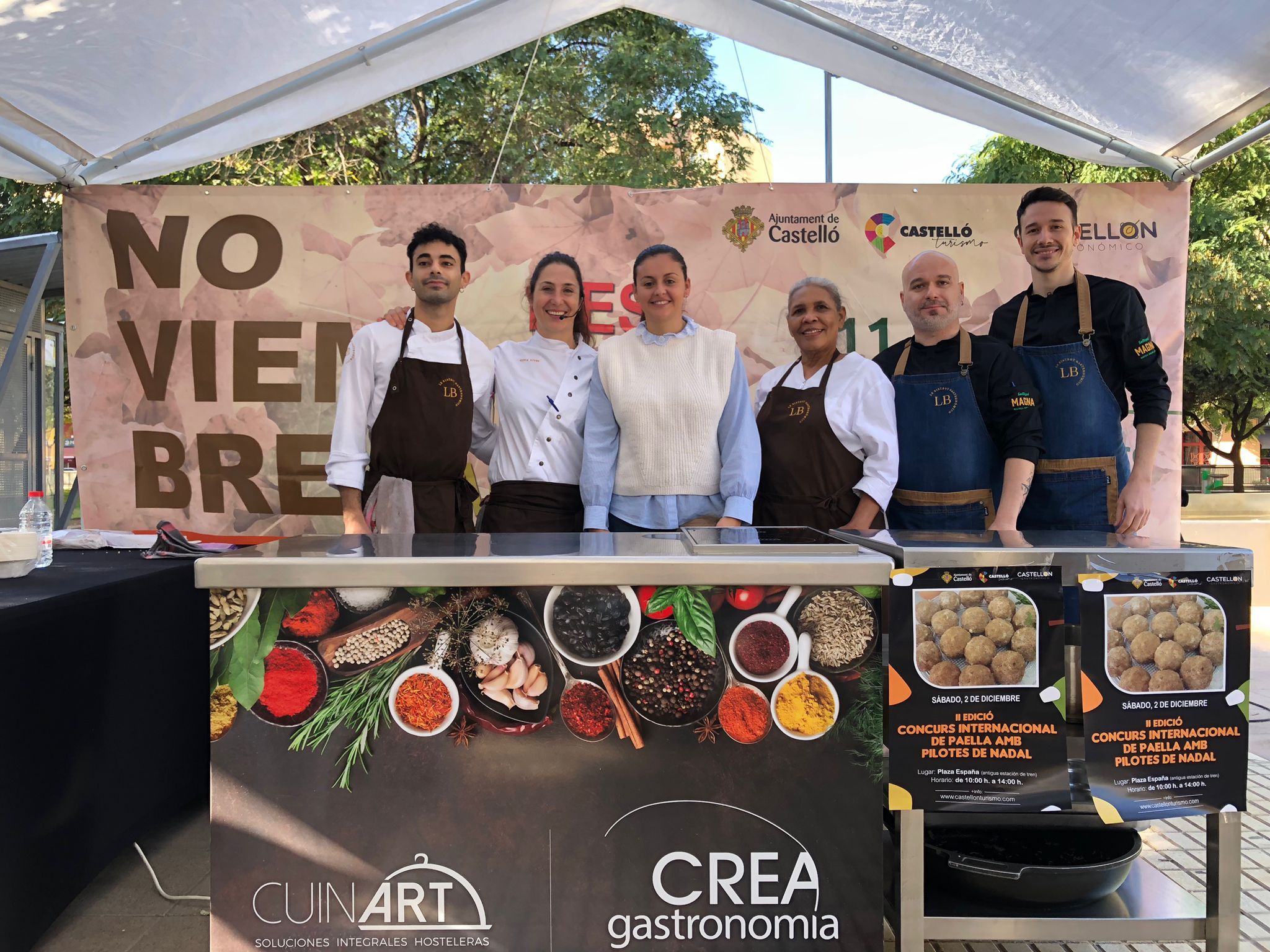 La cocinera Silvia Vives del restaurante Le Bistrot imparte un showcooking en la plaza Illes Columbretes