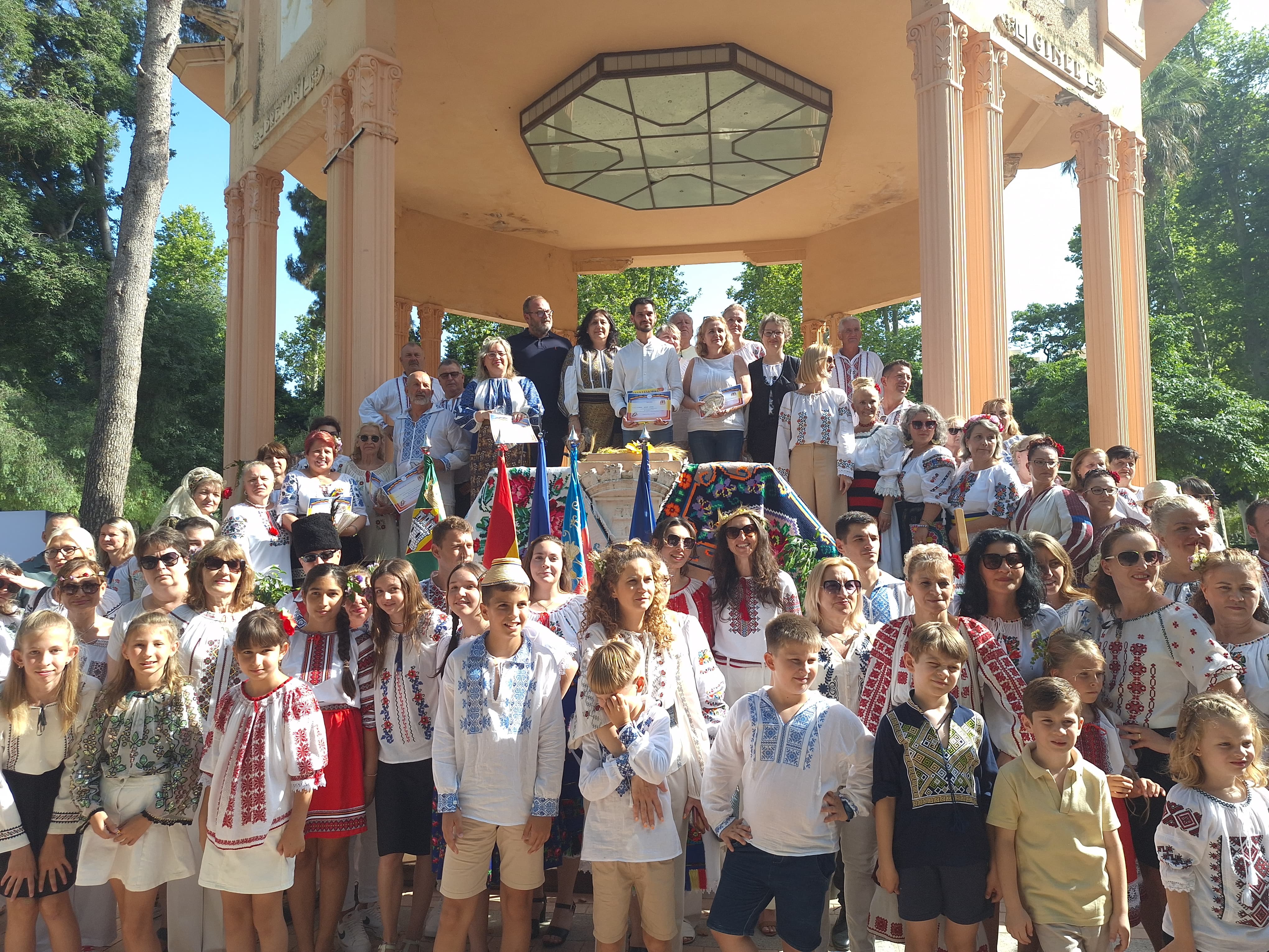 Castellón pone en valor la interculturalidad de Castellón en la X edición del Día Universal de la Blusa Rumana