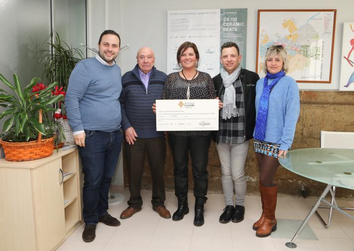 13-02-20 Entrega cheque solidario AFDEM.jpg