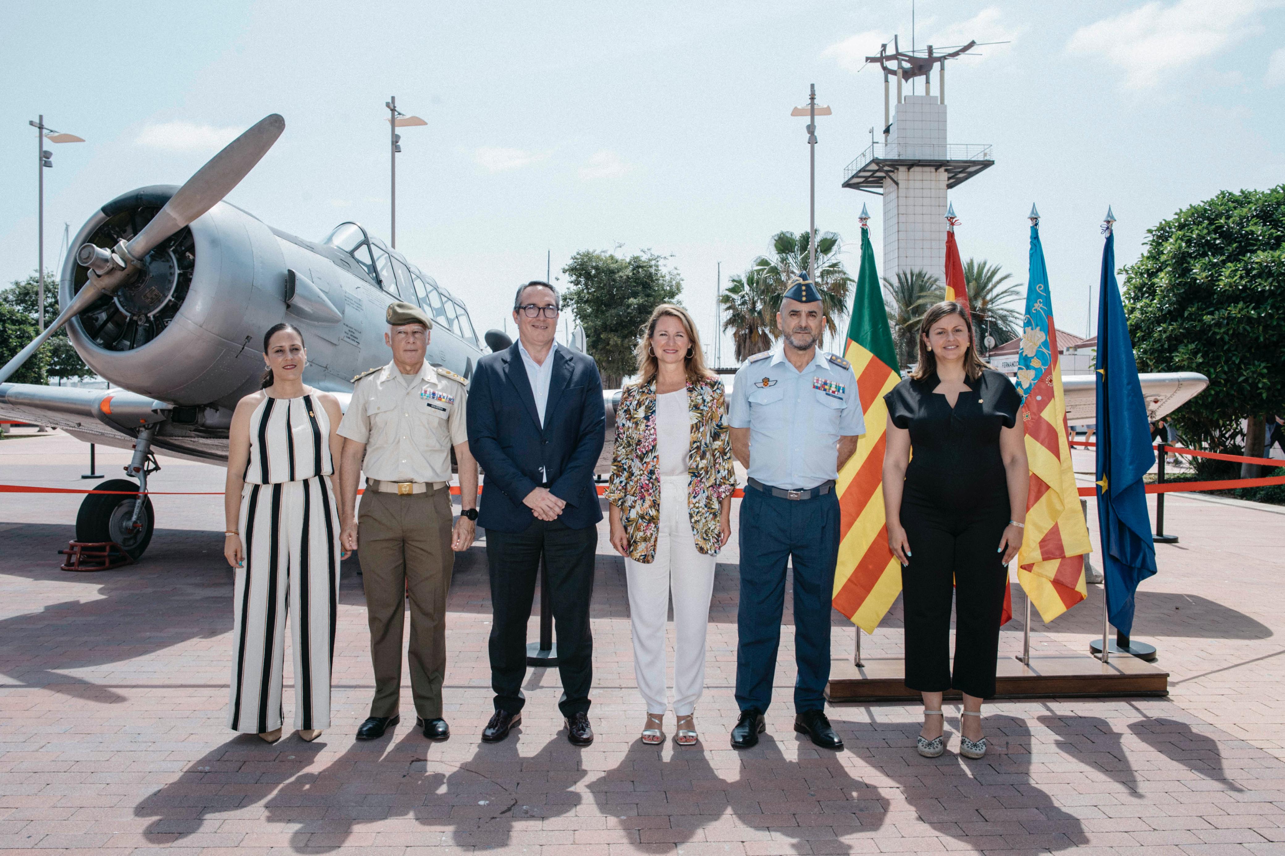 Aterriza en el Grao de Castellón la exposición «Volar, historia de una aventura» como preludio del Festival del Viento