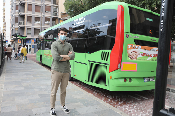 20201126_Jorge_Ribes_en_parada_de_autobus_Castello.jpg