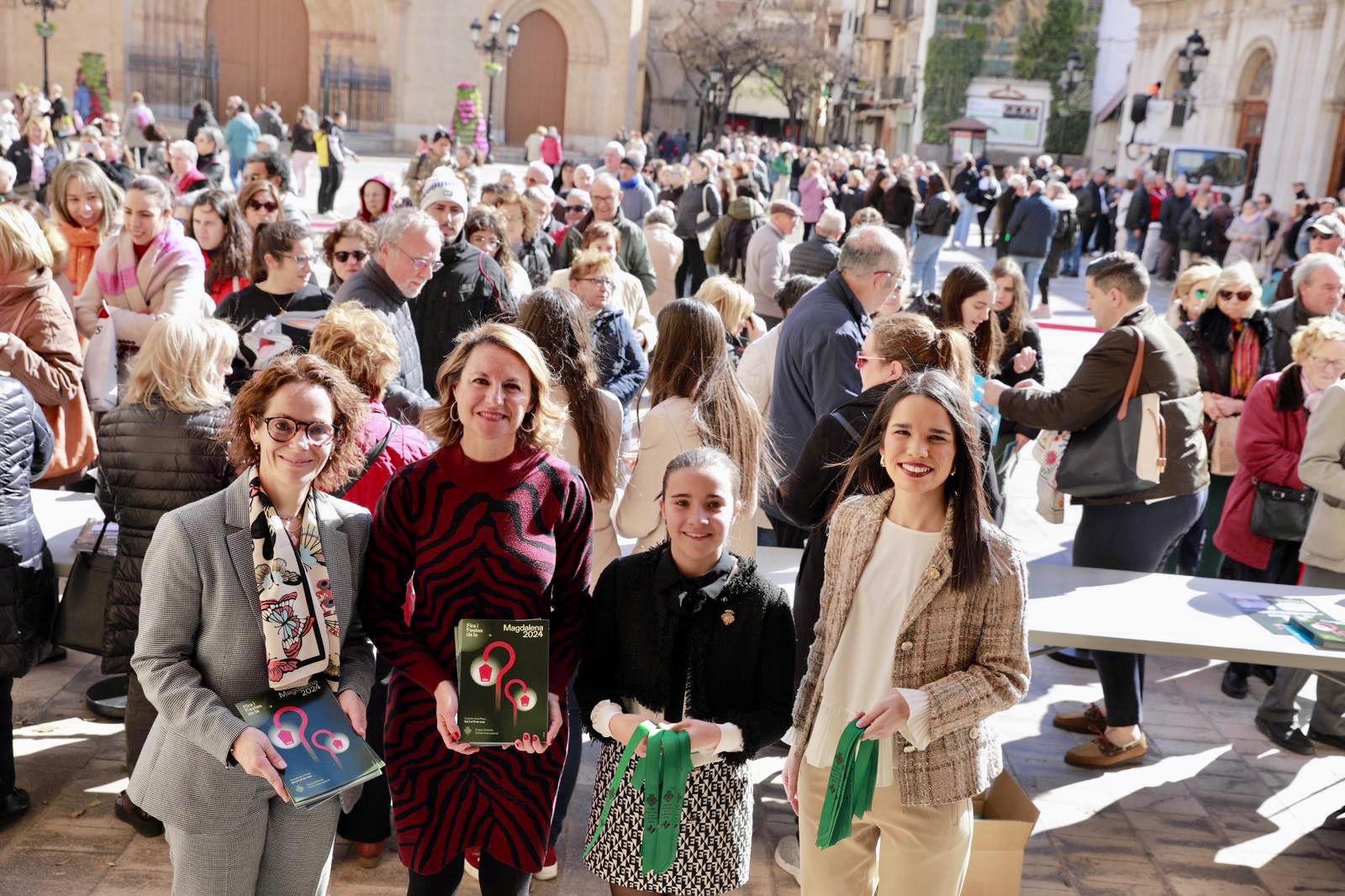 Largas colas ante la gran expectación que despierta el programa de fiestas de la Magdalena con alrededor de 200 actos oficiales