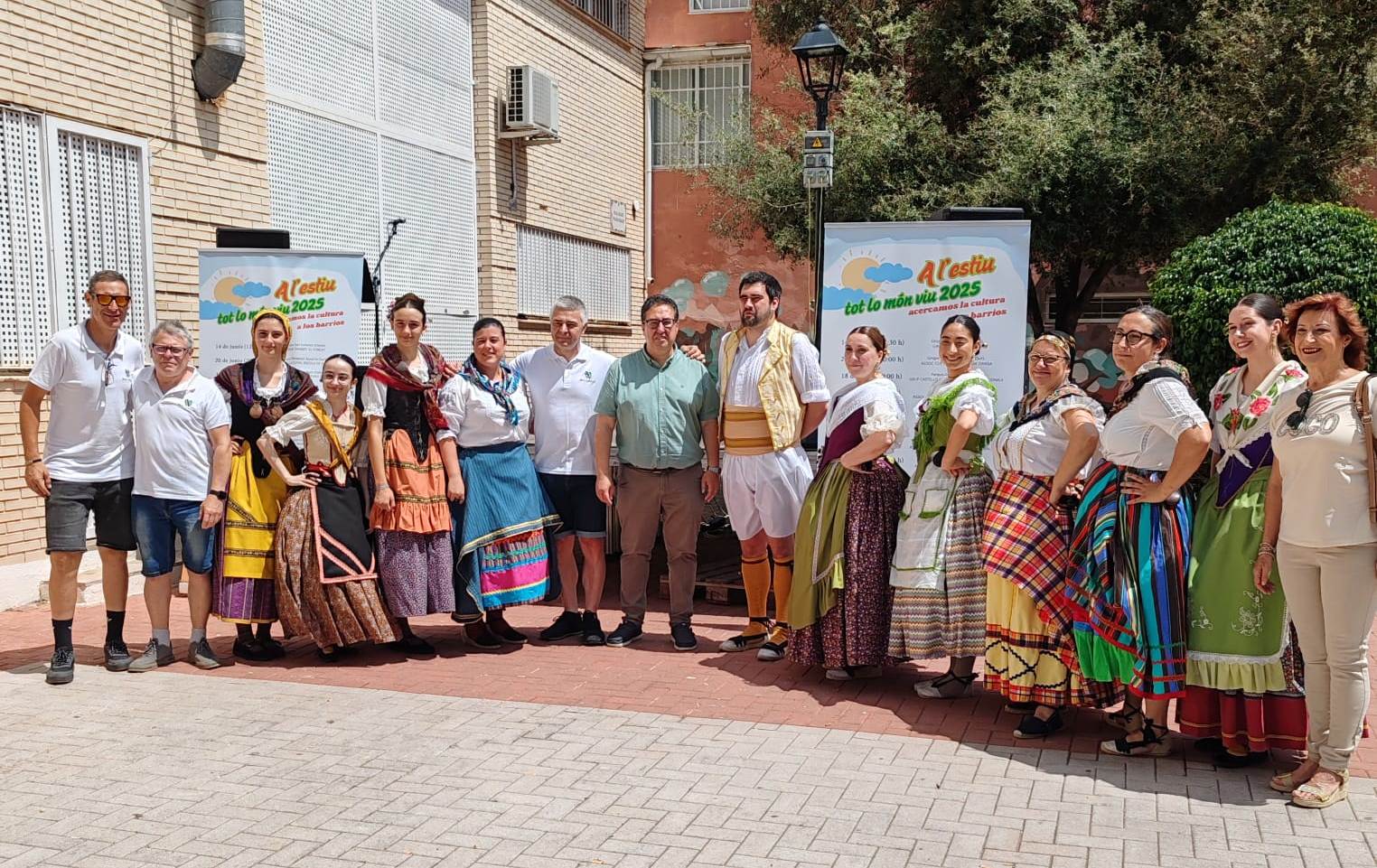 Arranca el ciclo “A l’estiu, tot lo món viu” llevando danzas tradicionales y la cultura tradicional hasta el Grupo San Lorenzo