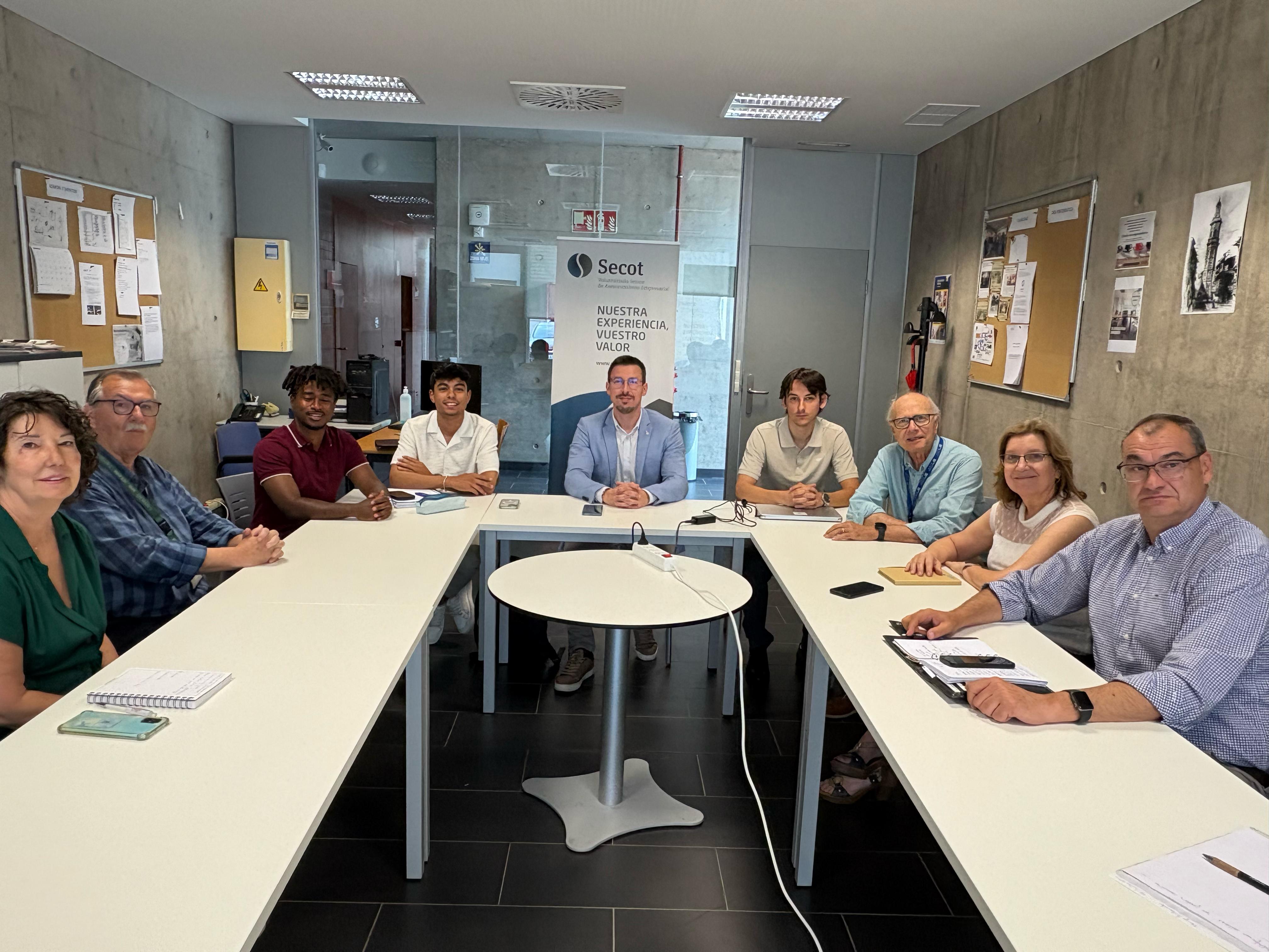 La concejalía de Comercio y SECOT potencian el talento juvenil para fomentar el desarrollo del comercio local